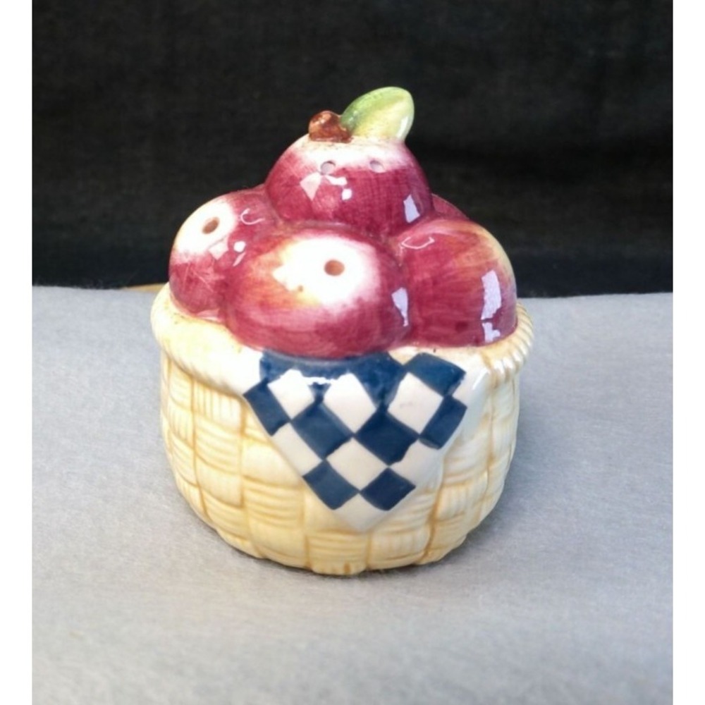 SUSAN WINGET Shaker‎ Adult 8 oz Beige Excellent Farmhouse Apple Basket Ceramic